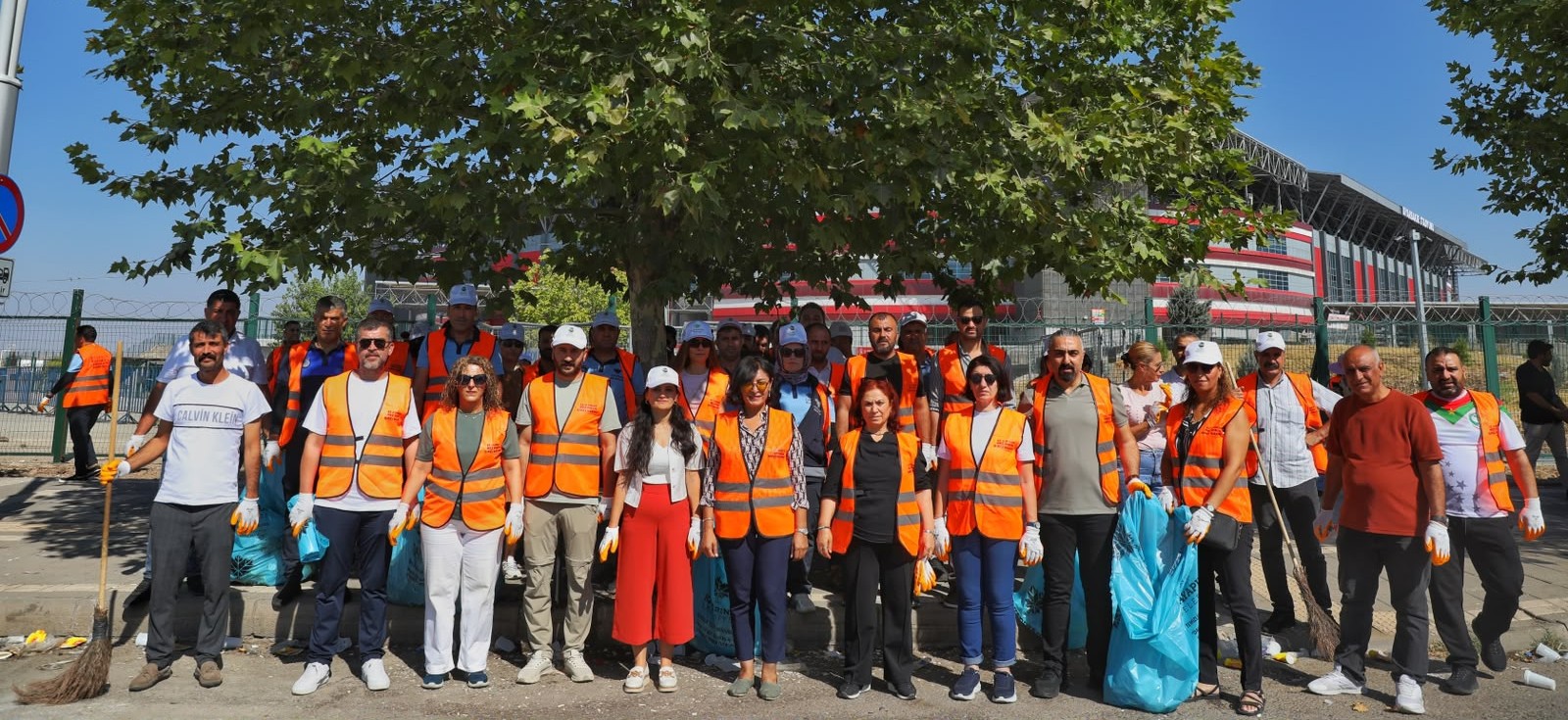 Stadyum Çevresinde Genel Temizlik 