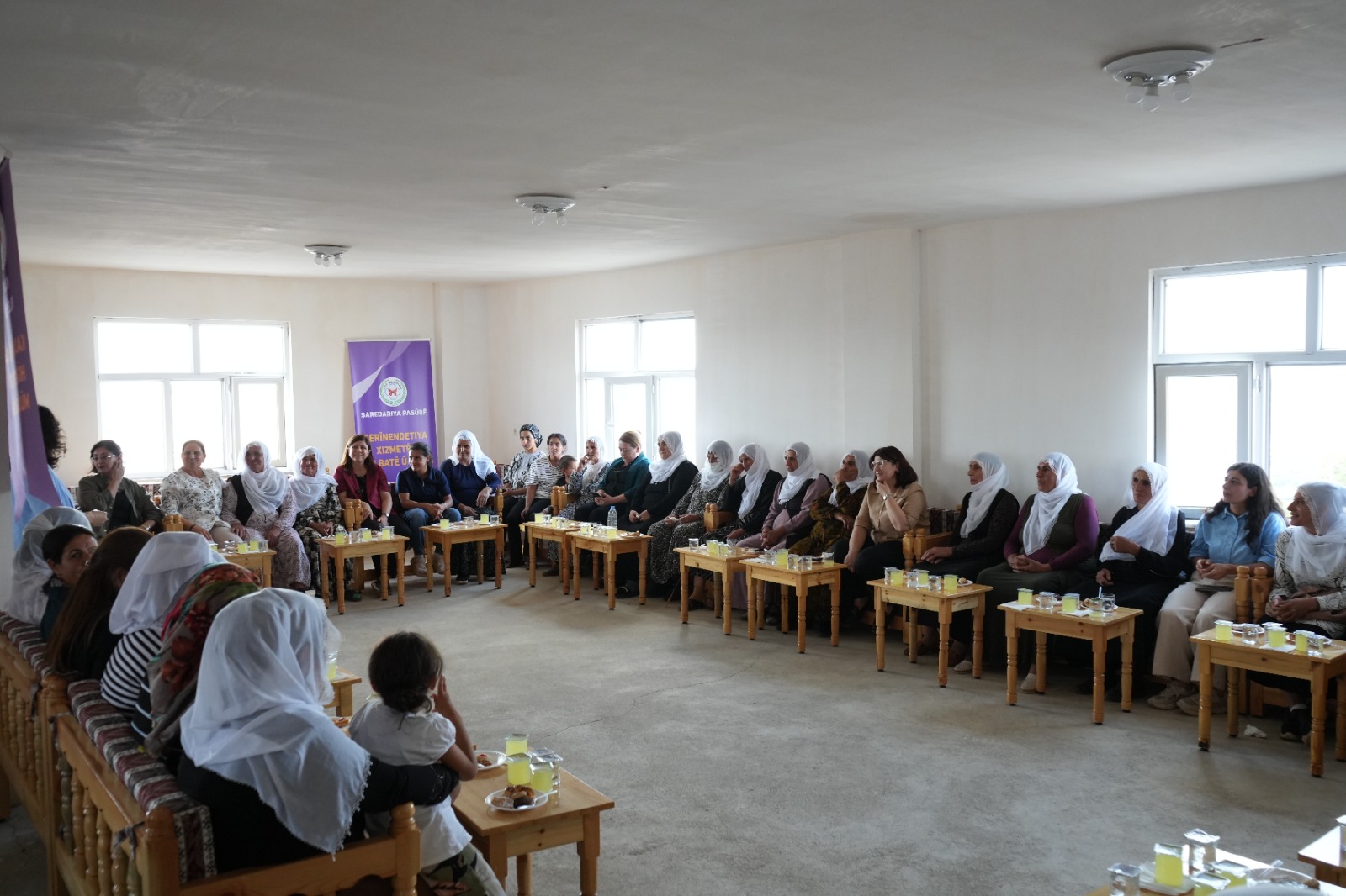 Eşbaşkanlar Kulp'ta Esnaf ve Kadınlarla Buluştu