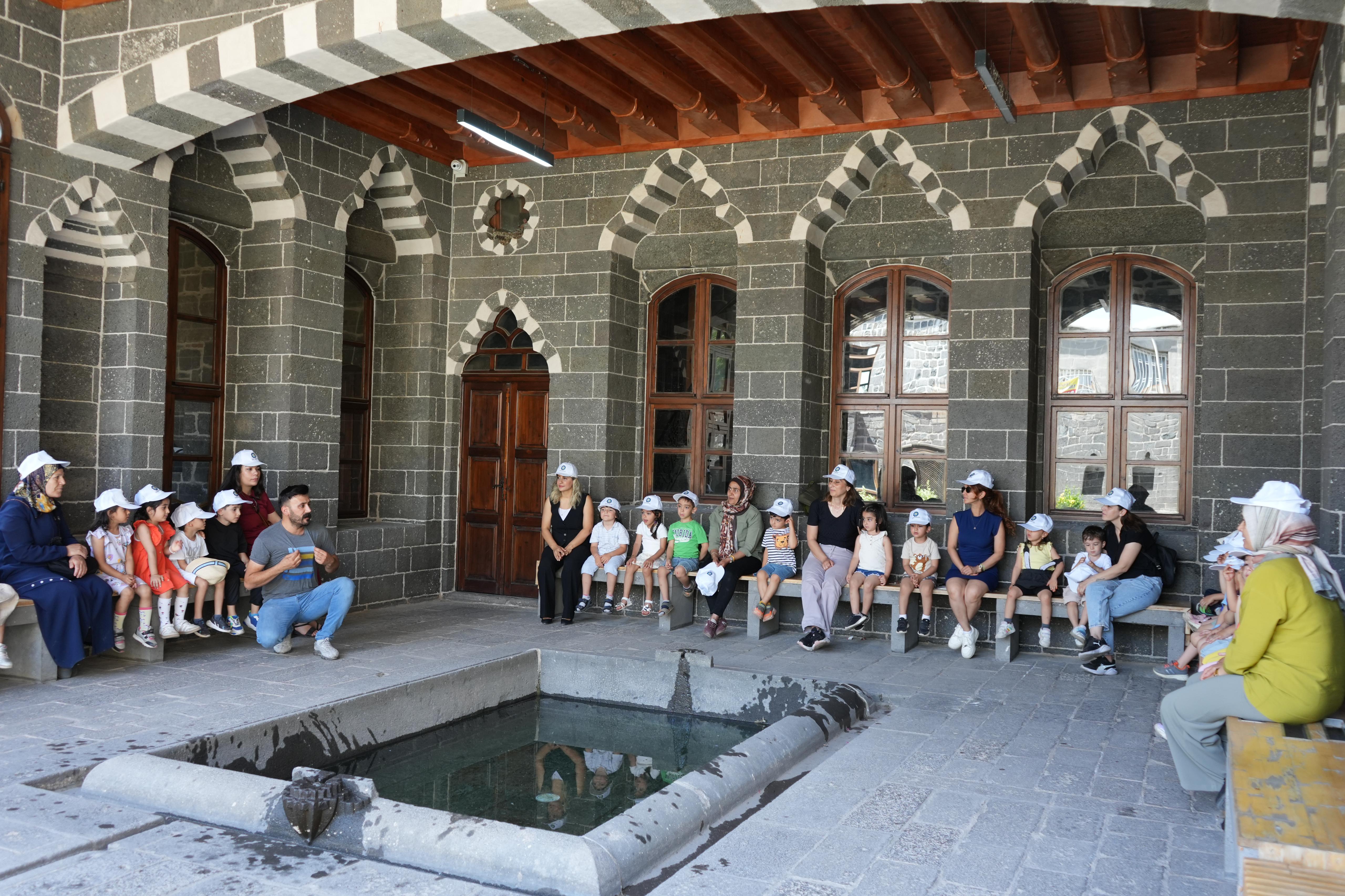 Zarokistan Perperike Öğrencileri Cemil Paşa Konağı'nı Ziyaret Etti