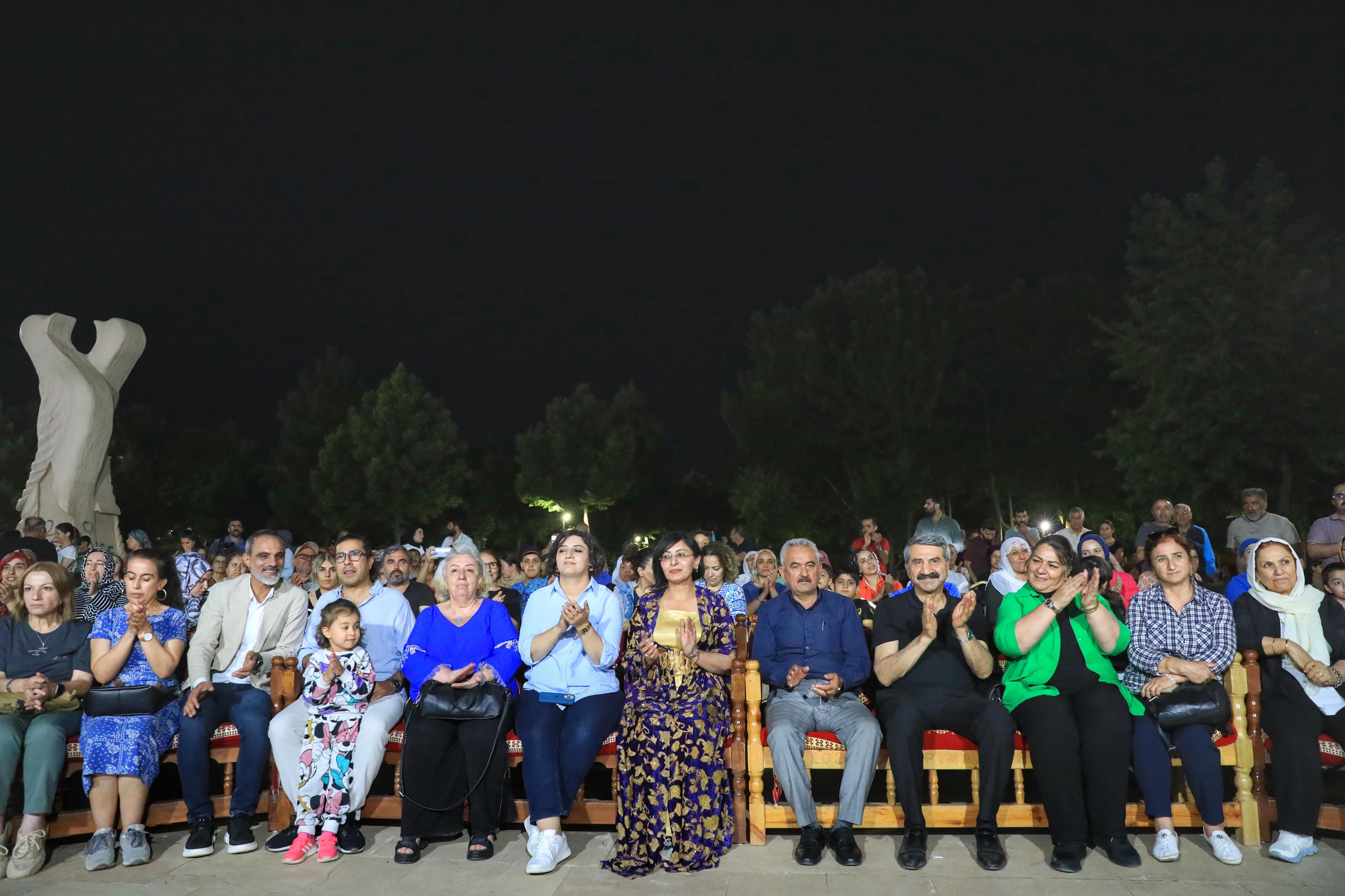 Kayapınar Belediyesi'nden Kürt Dil Bayramı Coşkusu