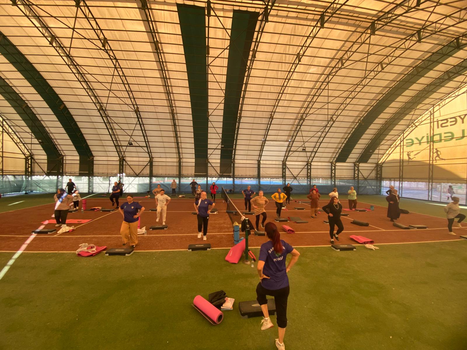  Kadınlar ‘Sağlıklı yaşam için spor’ kurslarına çok sevdi 