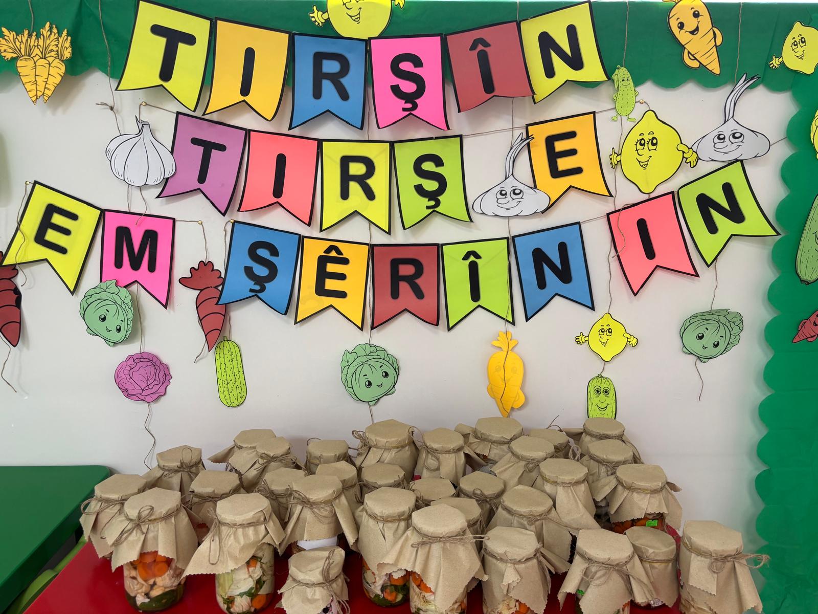 Zarokistan’larda Çocuklar Turşu Yaptı