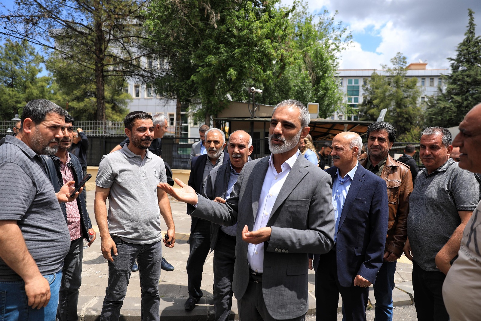 Eş Başkan Dündar'ın yurt dışı çıkış yasağı kaldırılmadı 