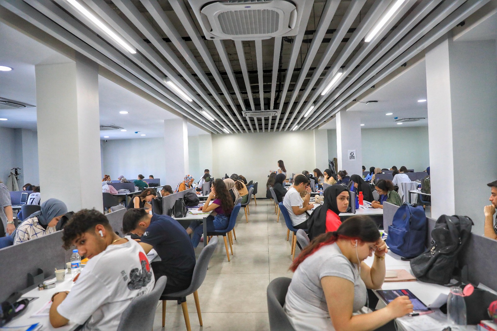 Eş Başkan Dündar Arjen Arî Okuma Salonunu Ziyaret Etti