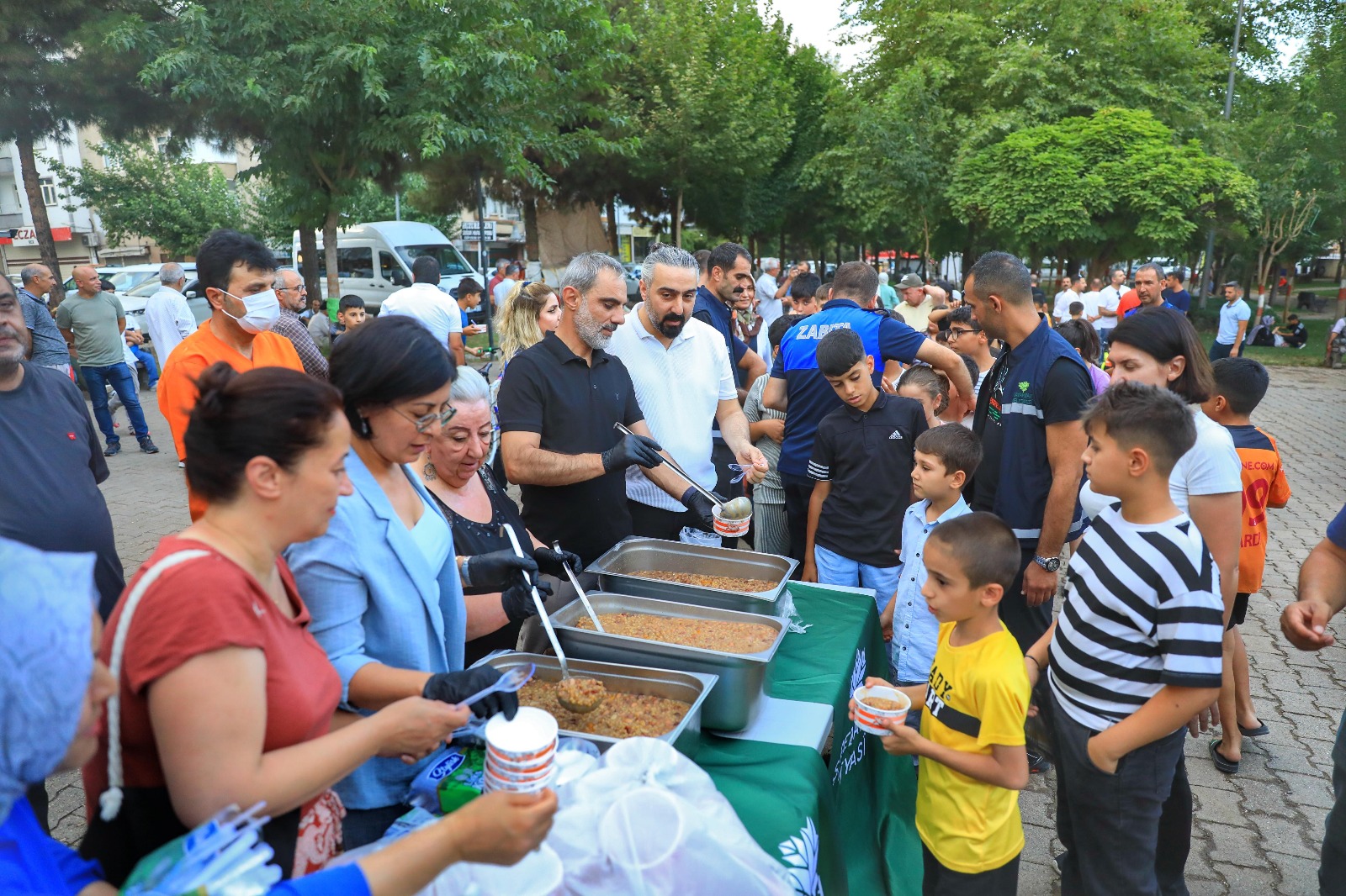 Kayapınar Belediyesi’nden aşure etkinliği 