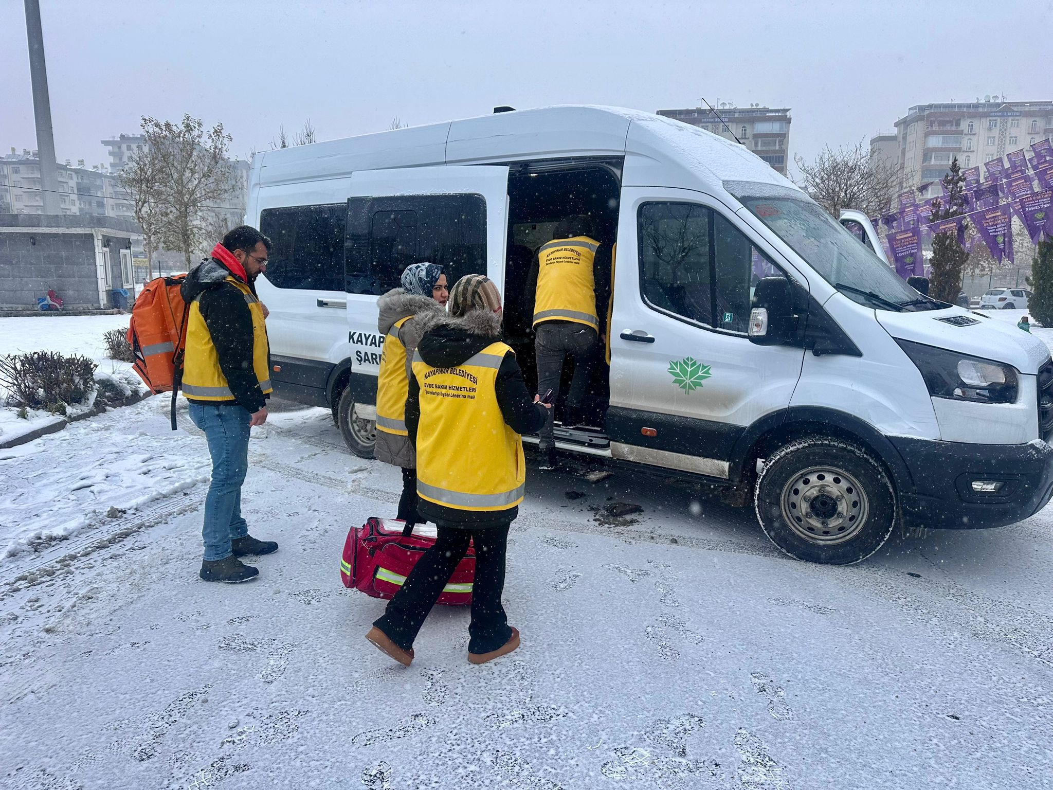 Kayapınar Belediyesi, Kış Şartlarında Bile Evde Bakım Hizmetlerini Aksatmıyor