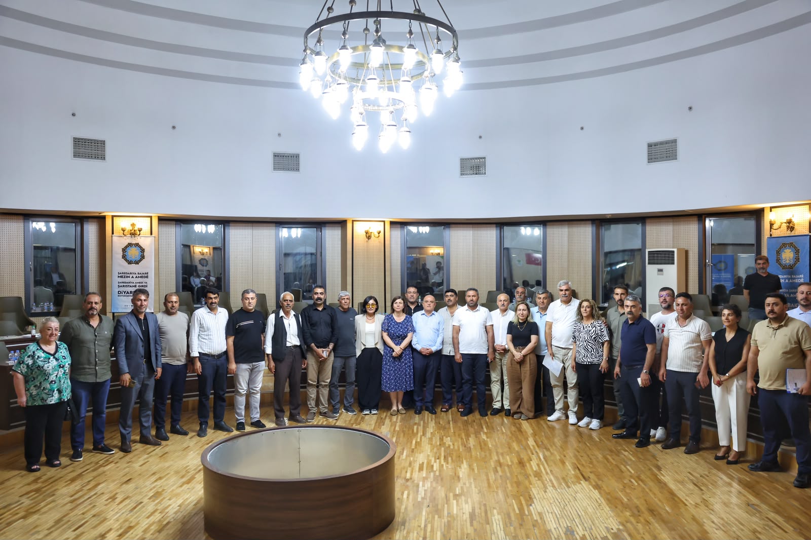 Eş başkanlar muhtarlarla buluştu