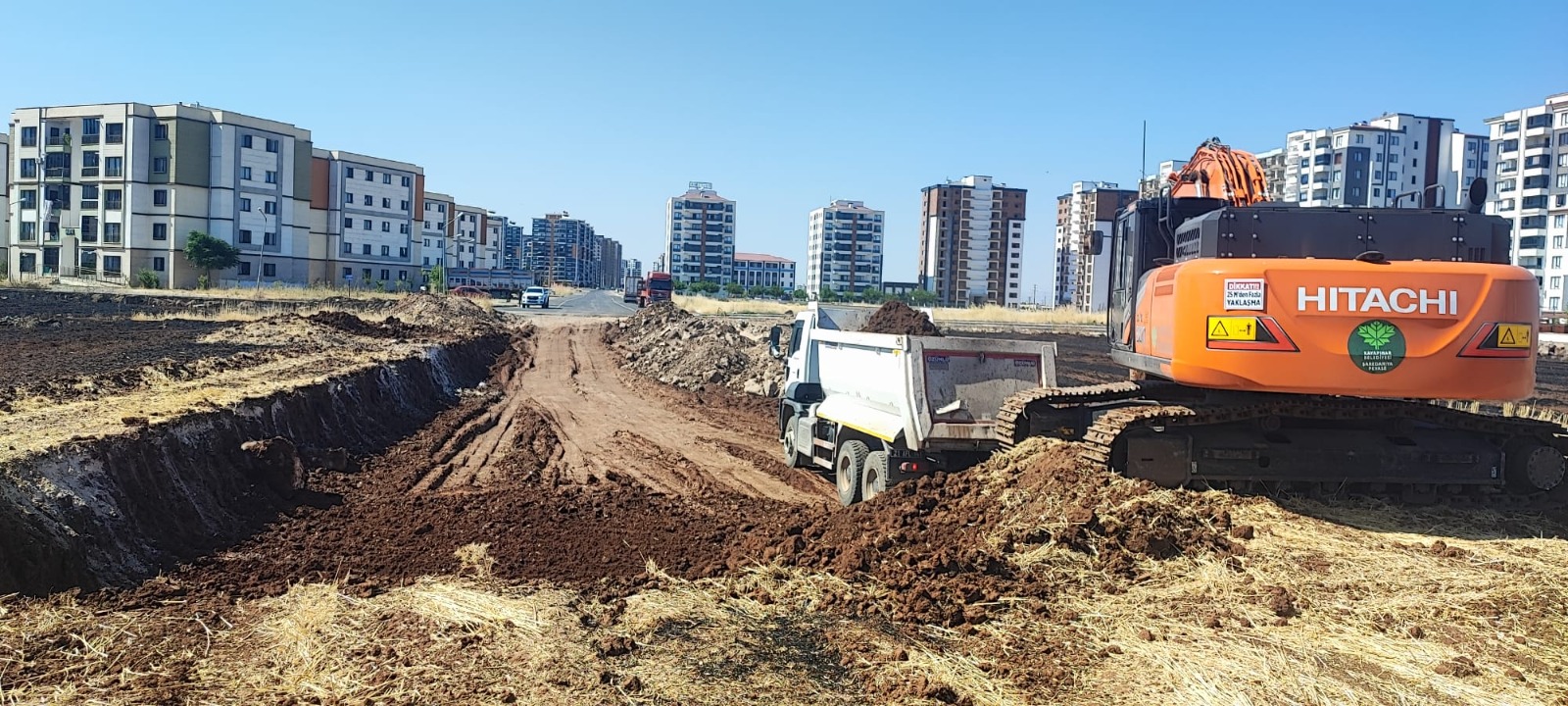 Kayapınar Belediyesi’nden yemi imar yolları açıyor  