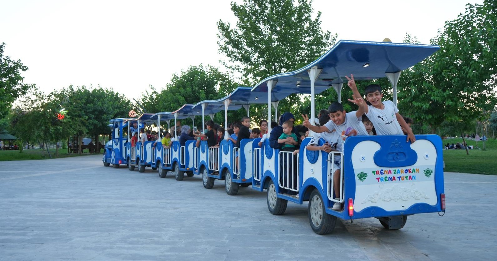 Tren gelir hoş gelir 