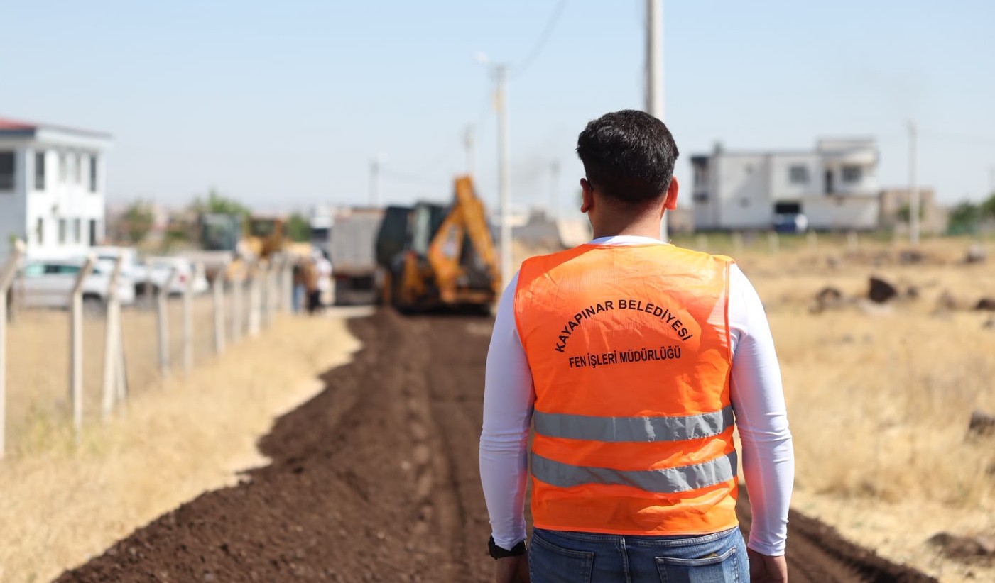 Orda bir köy var uzakta gitmesekte… Kayapınar Belediyesi gidiyor 